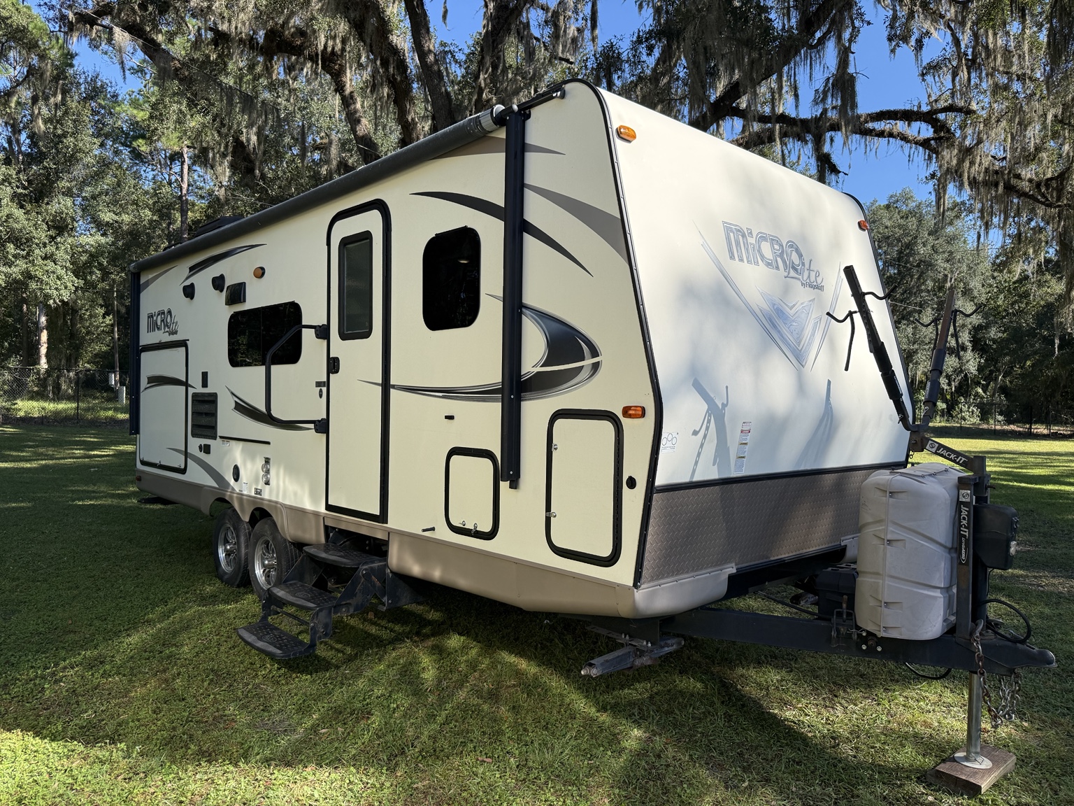 2018 Forest River Flagstaff Micro Lite 25BDS exterior