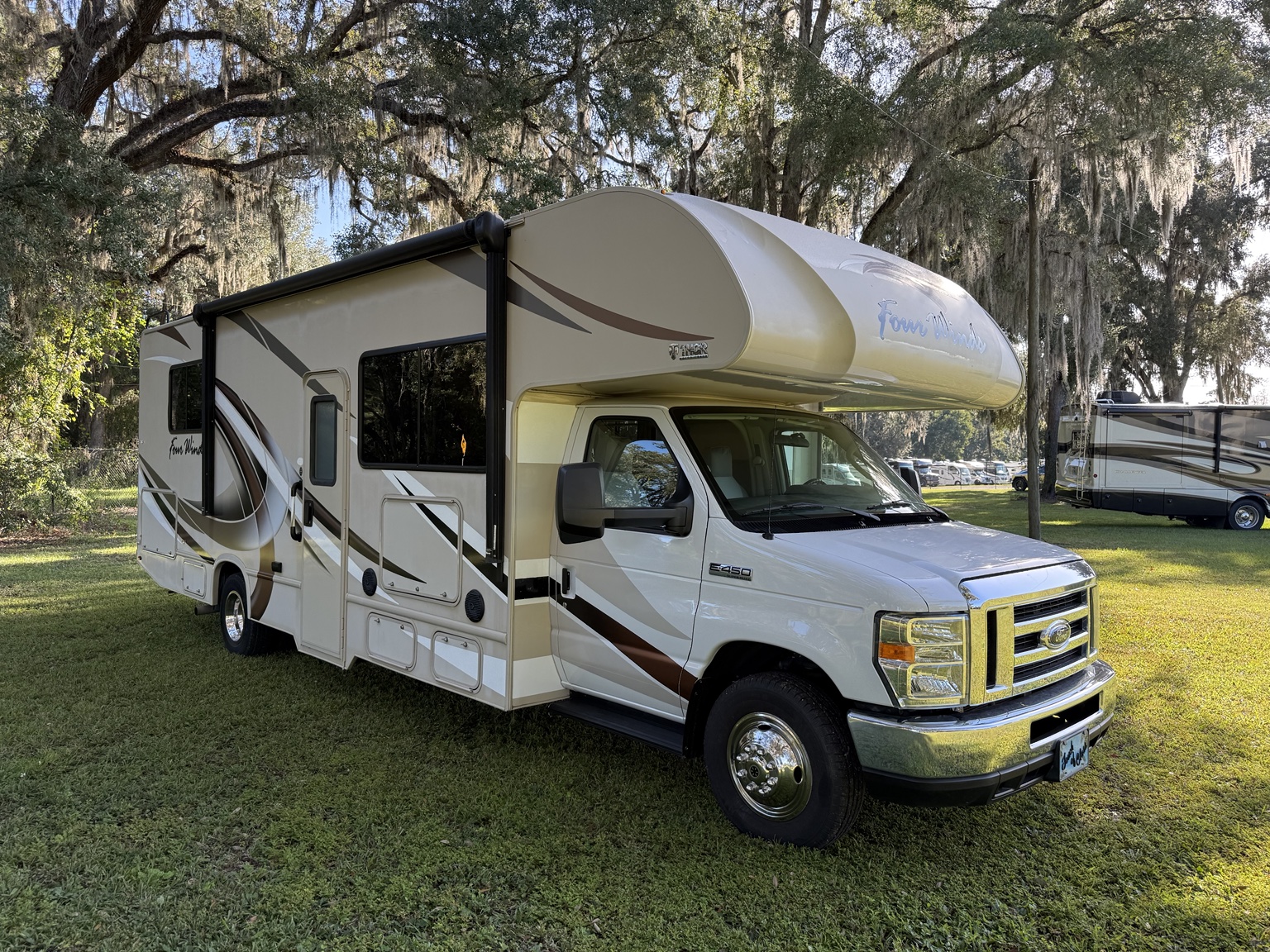 2018 Thor Four Winds 28Z exterior